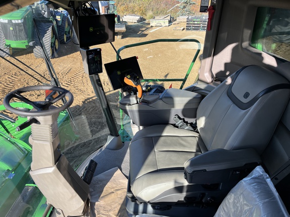Used 2025 John Deere X9 1100 Combines at Horizon Ag & Turf in High Prairie, AB - Photo23