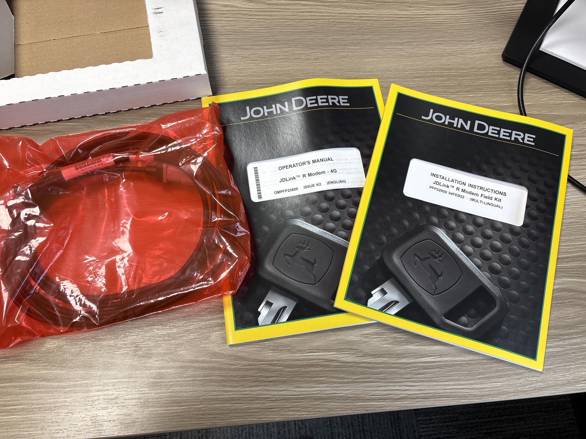 2024 John Deere 4G R Modem Image 4