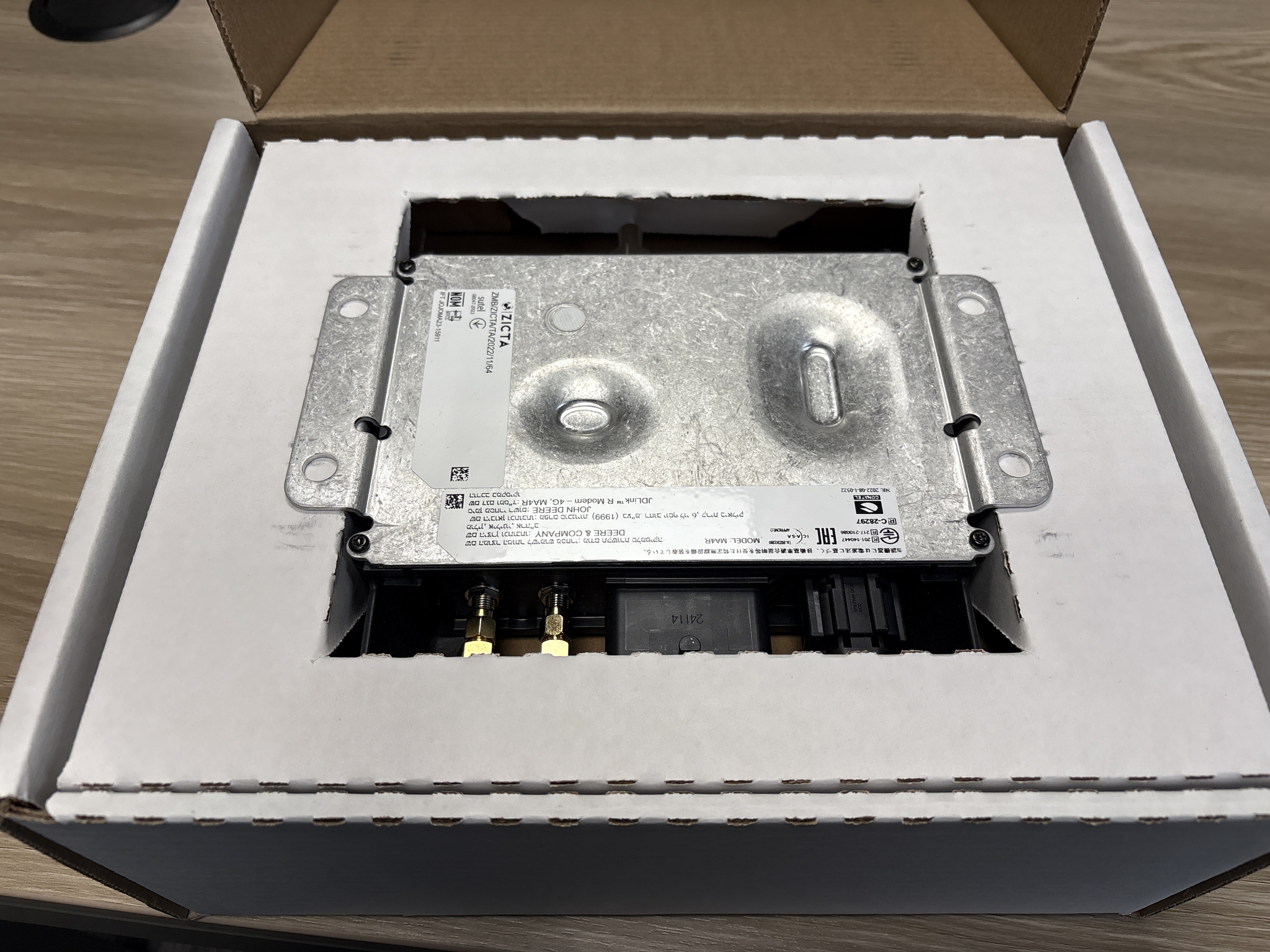 2024 John Deere 4G R Modem Image 5