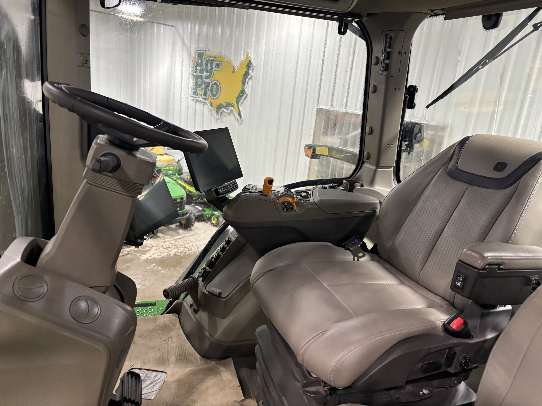 2024 John Deere 8R 410 Image 8