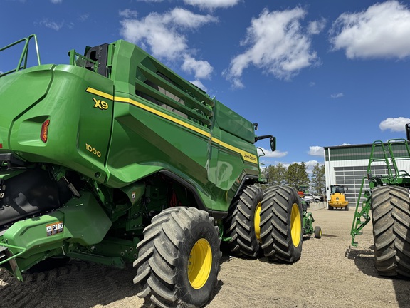 Used 2023 John Deere X9 1000 Combines at Horizon Ag & Turf in Warburg, AB - Photo5
