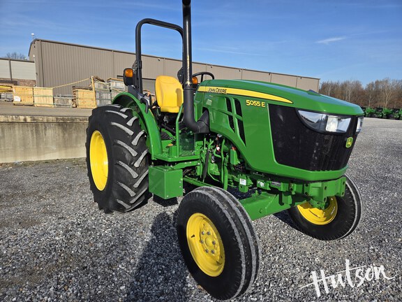 Photo of 2022 John Deere 5055E
