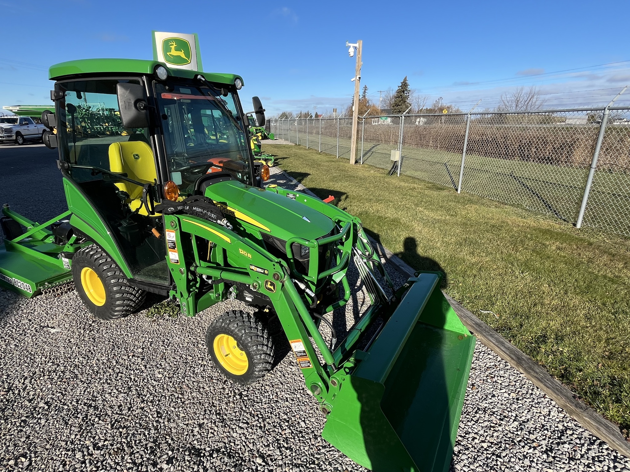 2022 John Deere 1025R Image 3