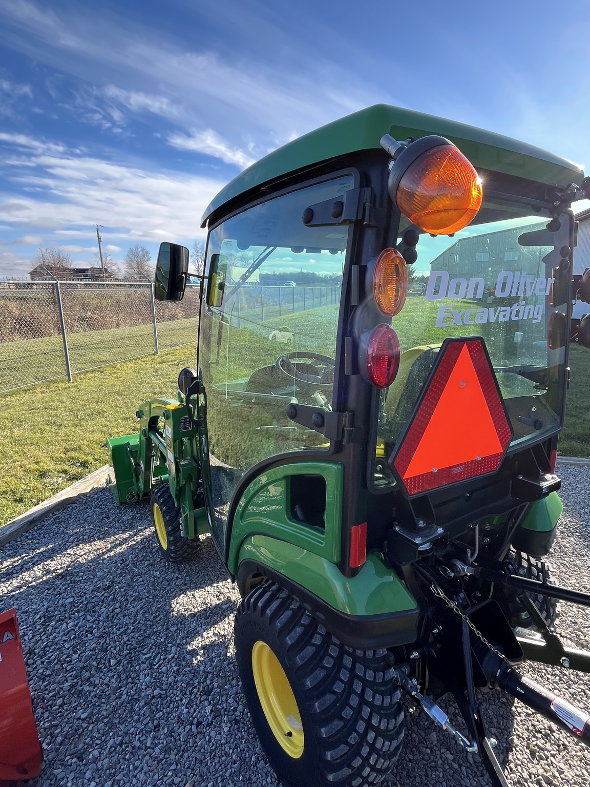 2022 John Deere 1025R Image 7