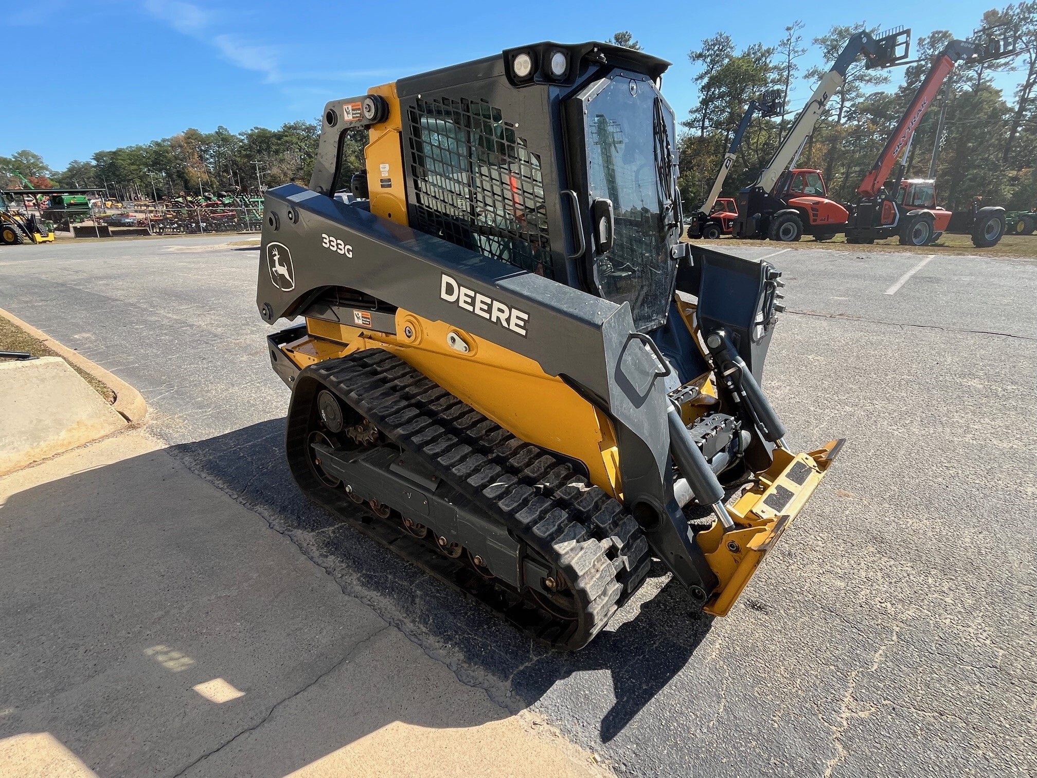 2022 John Deere 333G Image 4