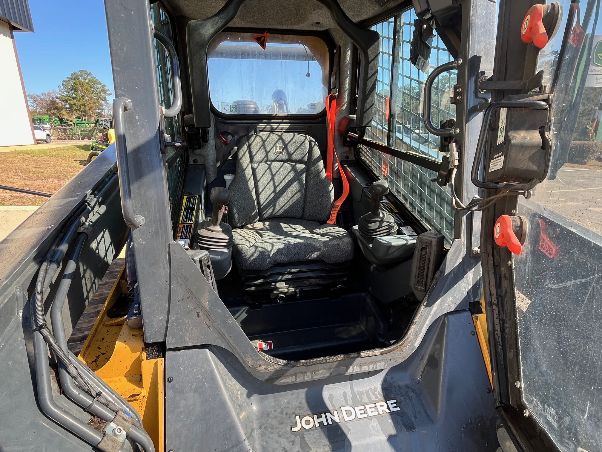 2022 John Deere 333G Image 5