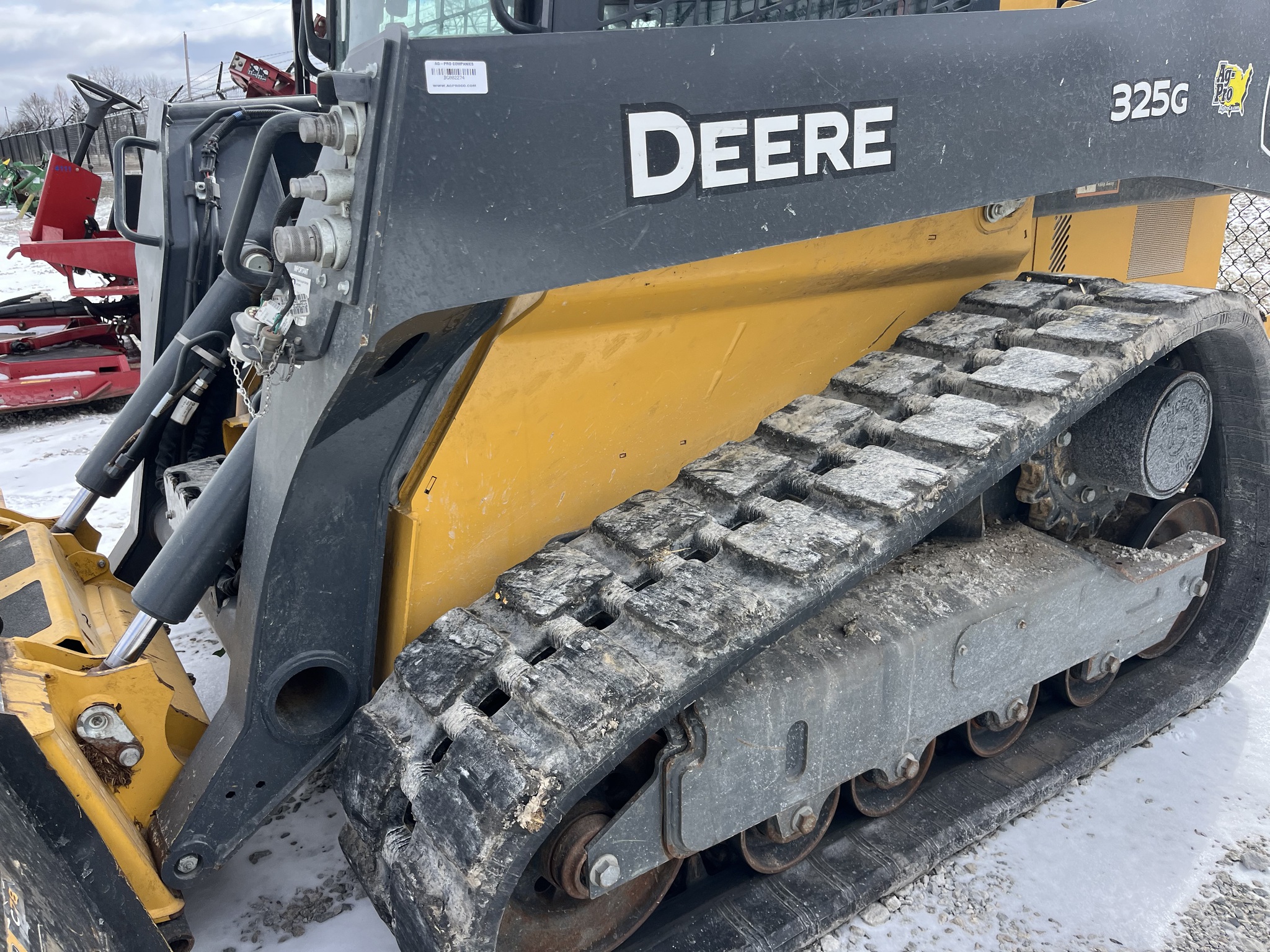 2024 John Deere 325G Image 5