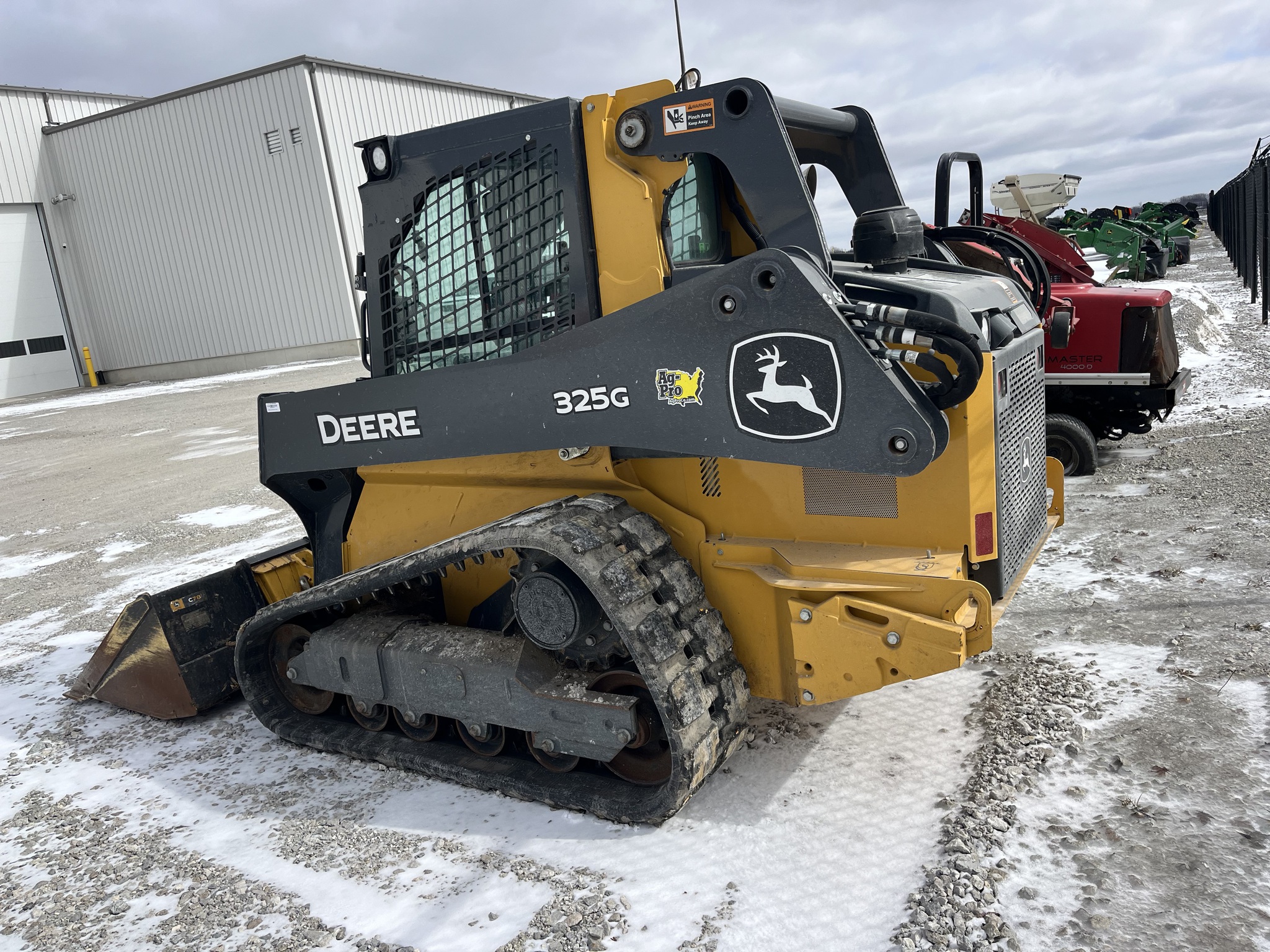 2024 John Deere 325G Image 4