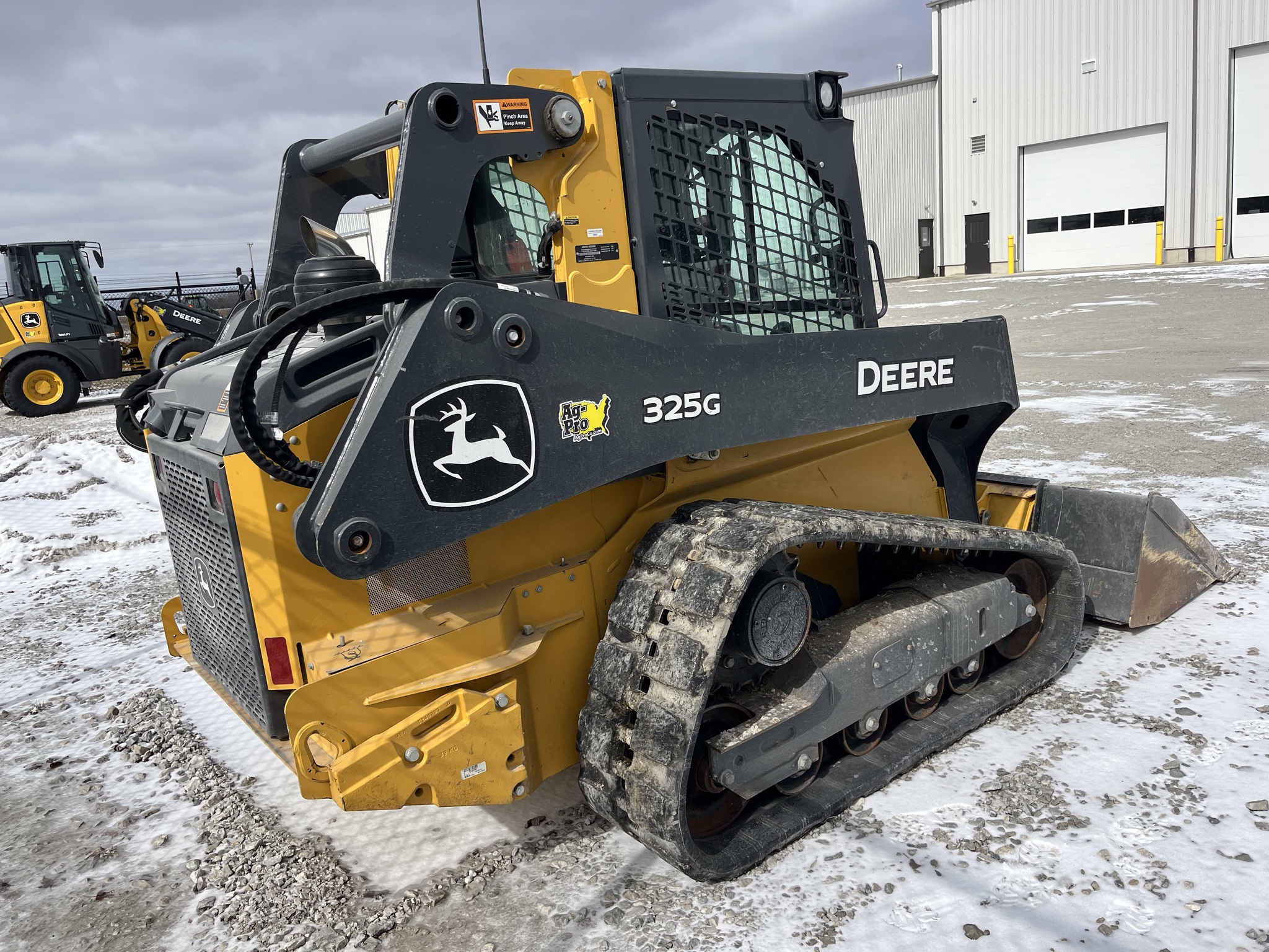 2024 John Deere 325G Image 3