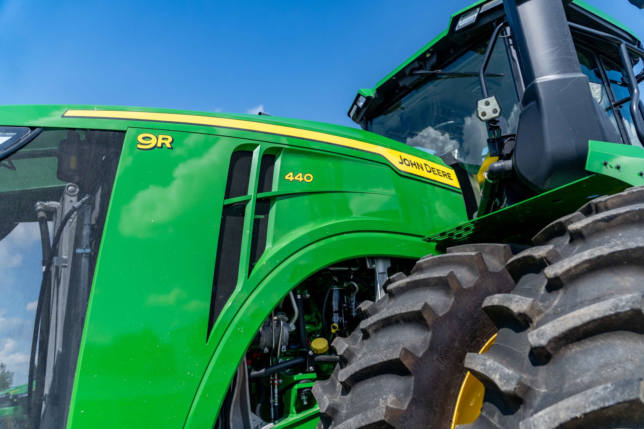 Used 2025 John Deere 9R 440 Articulated 4WD Tractors at Koenig Equipment in Anna, OH - PhotoXL23