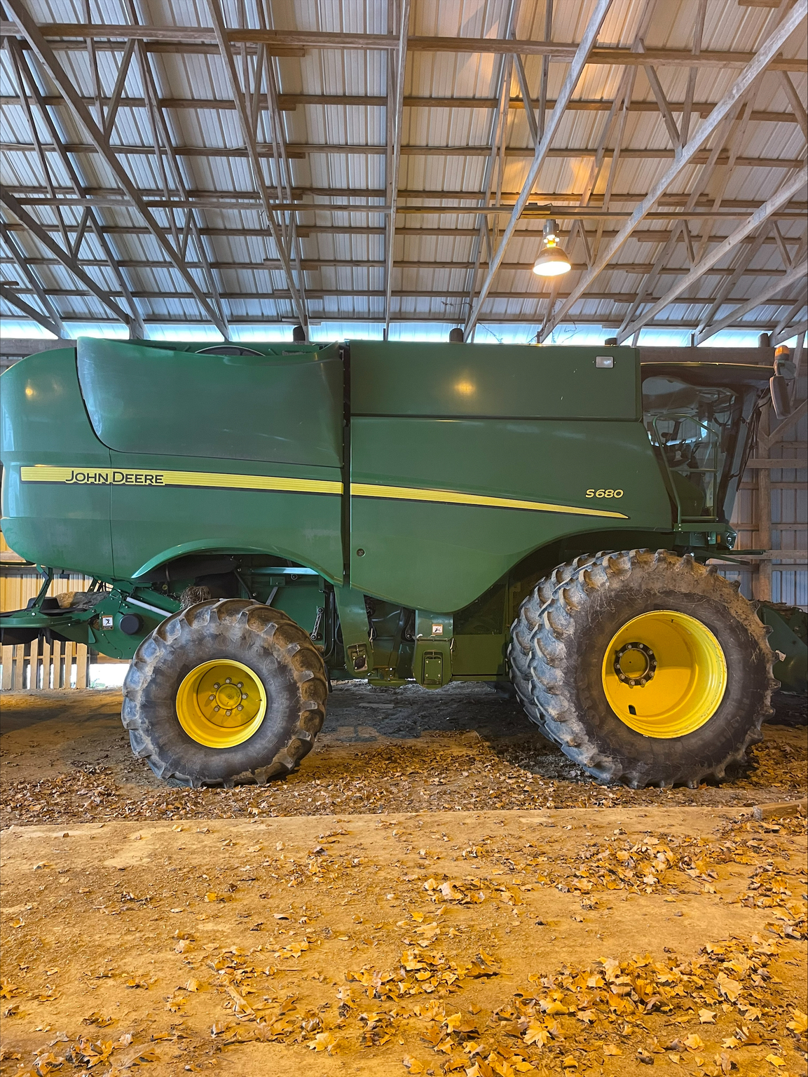 2013 John Deere S680 Image 1
