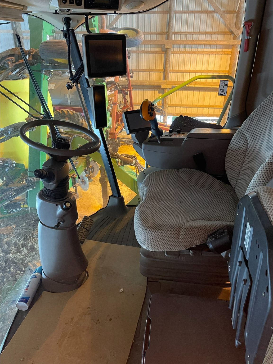 2013 John Deere S680 Image 8