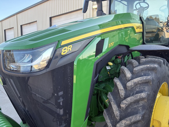 2025 John Deere 8R 370 (18th thumbnail)