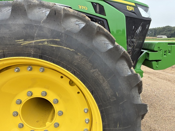 2025 John Deere 8R 370 - Photo14