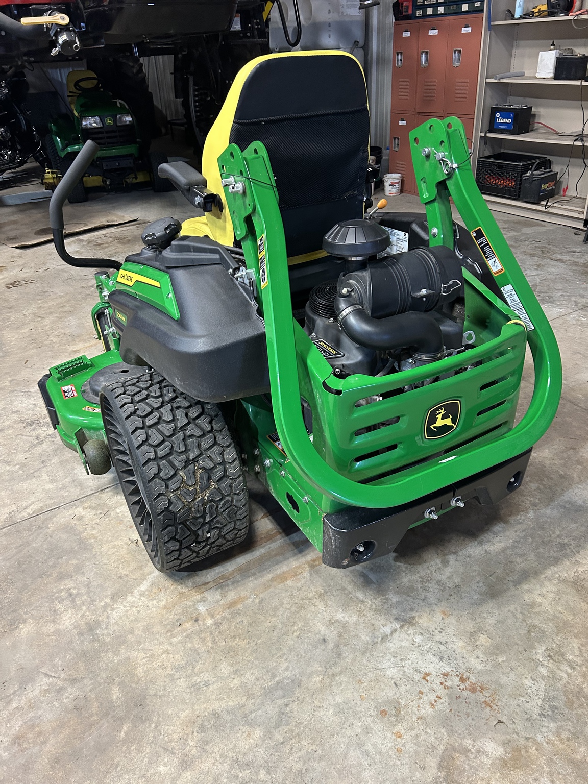 2023 John Deere Z930M Image 3