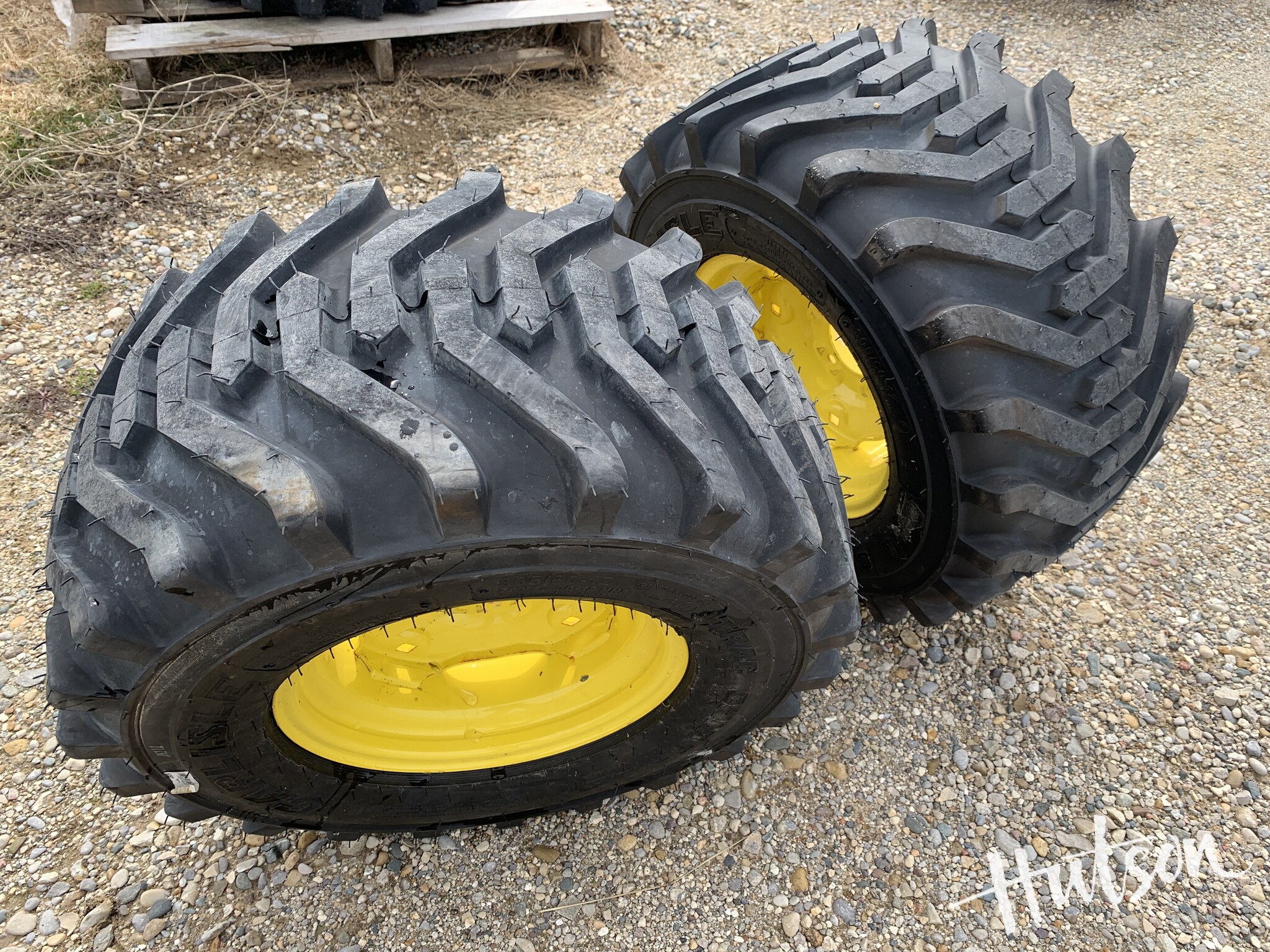 Carlisle 23x12.00-12