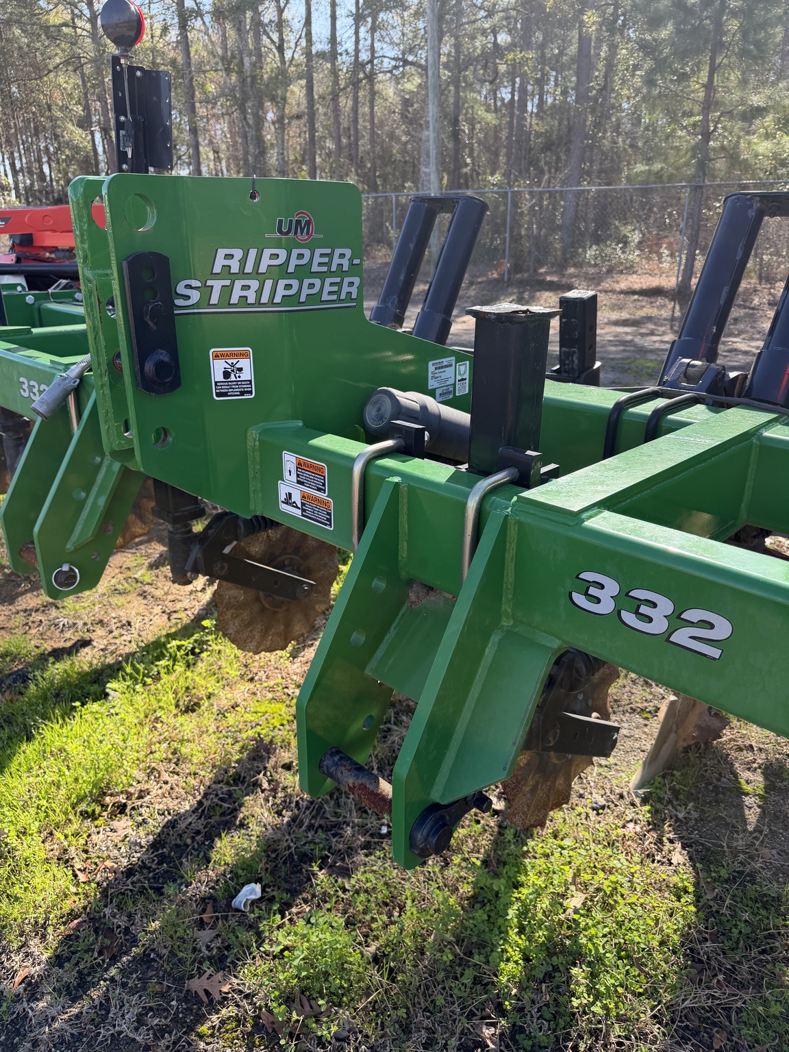 2023 Unverferth 332 Image 2