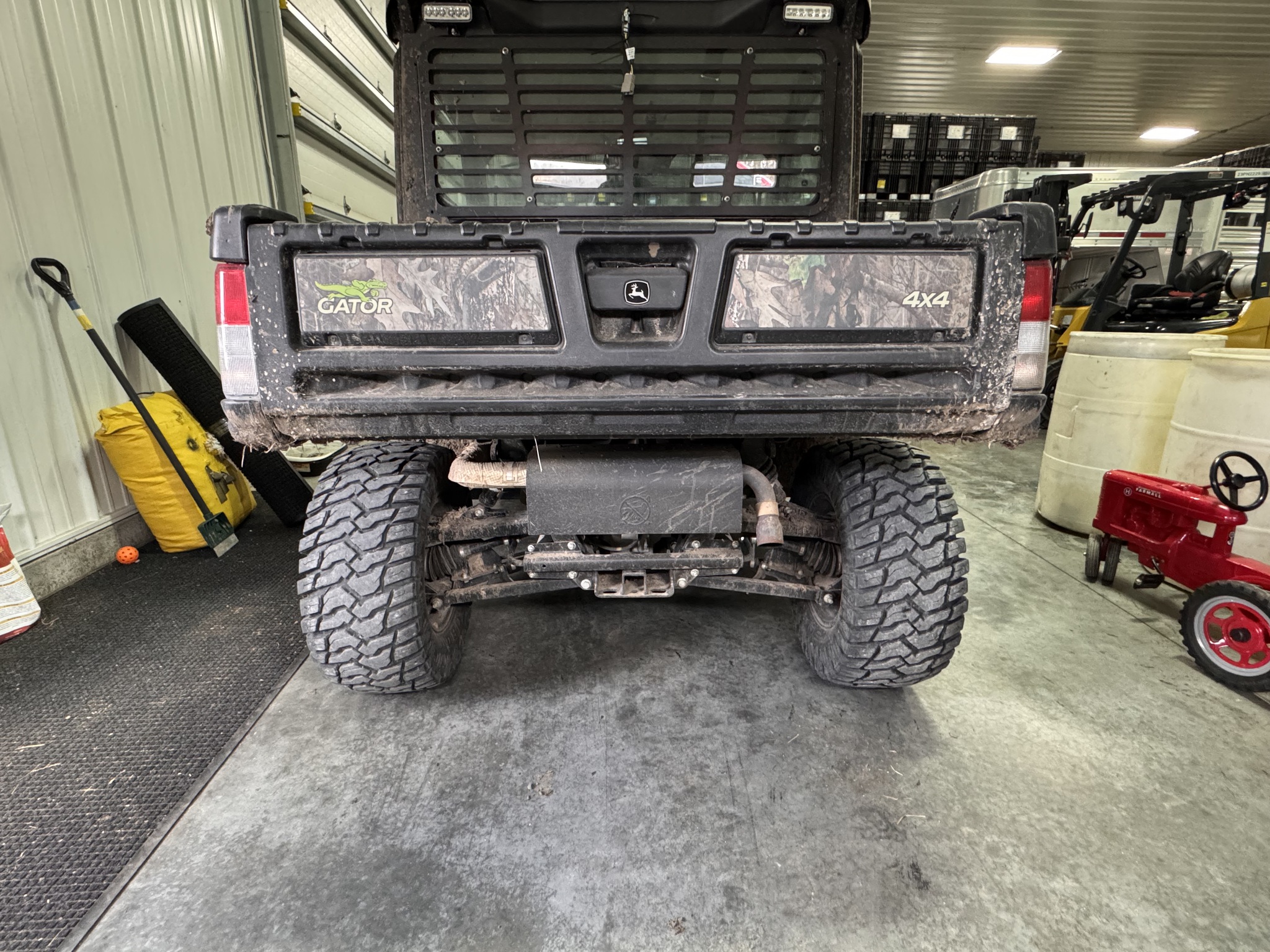  2023 John Deere XUV 835R at Heritage Tractor in Galesburg, IL