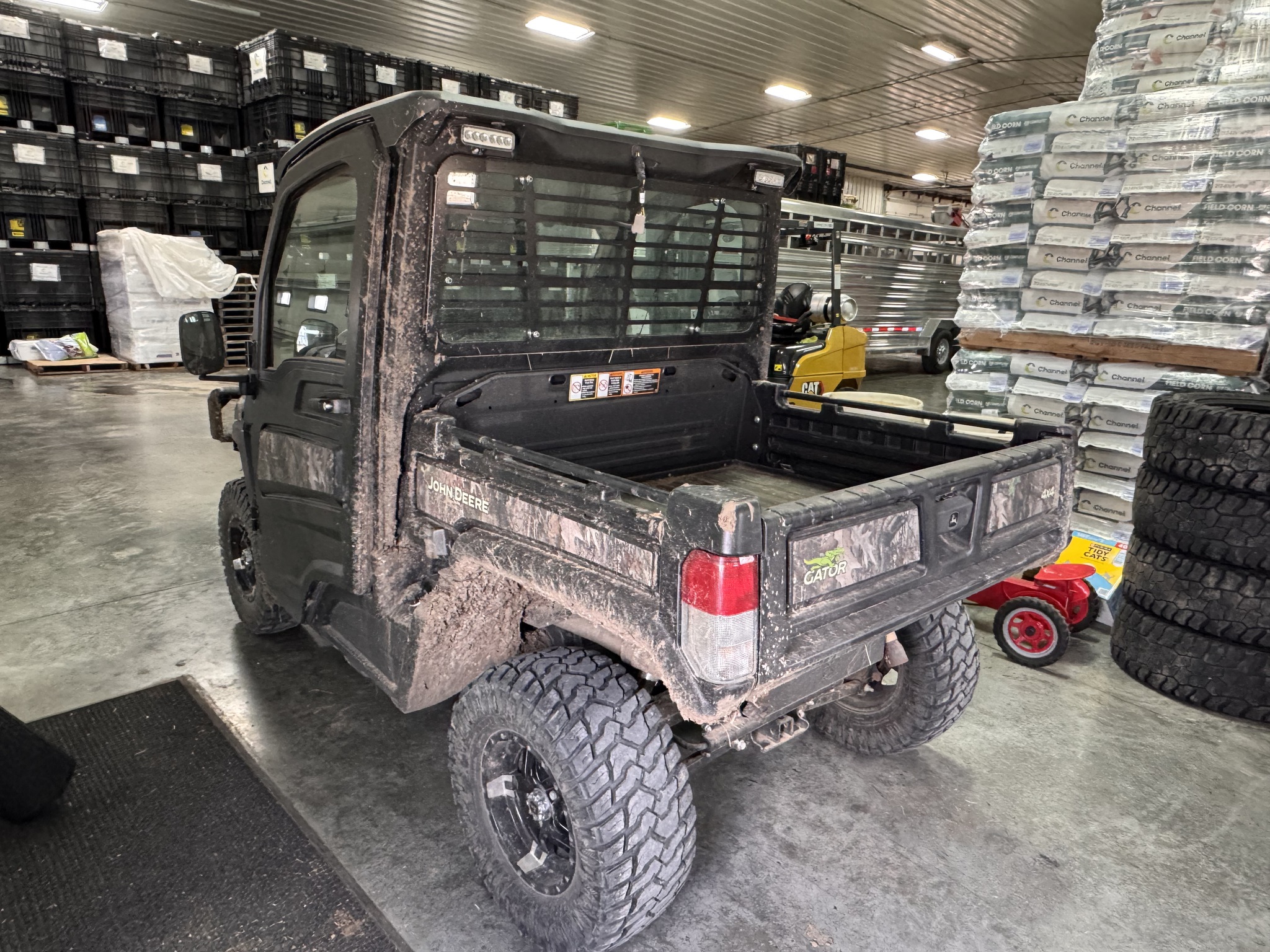  2023 John Deere XUV 835R at Heritage Tractor in Galesburg, IL
