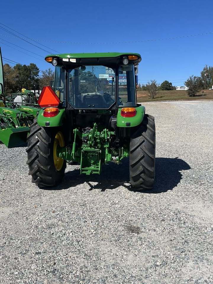 2025 John Deere 5075E Image 4