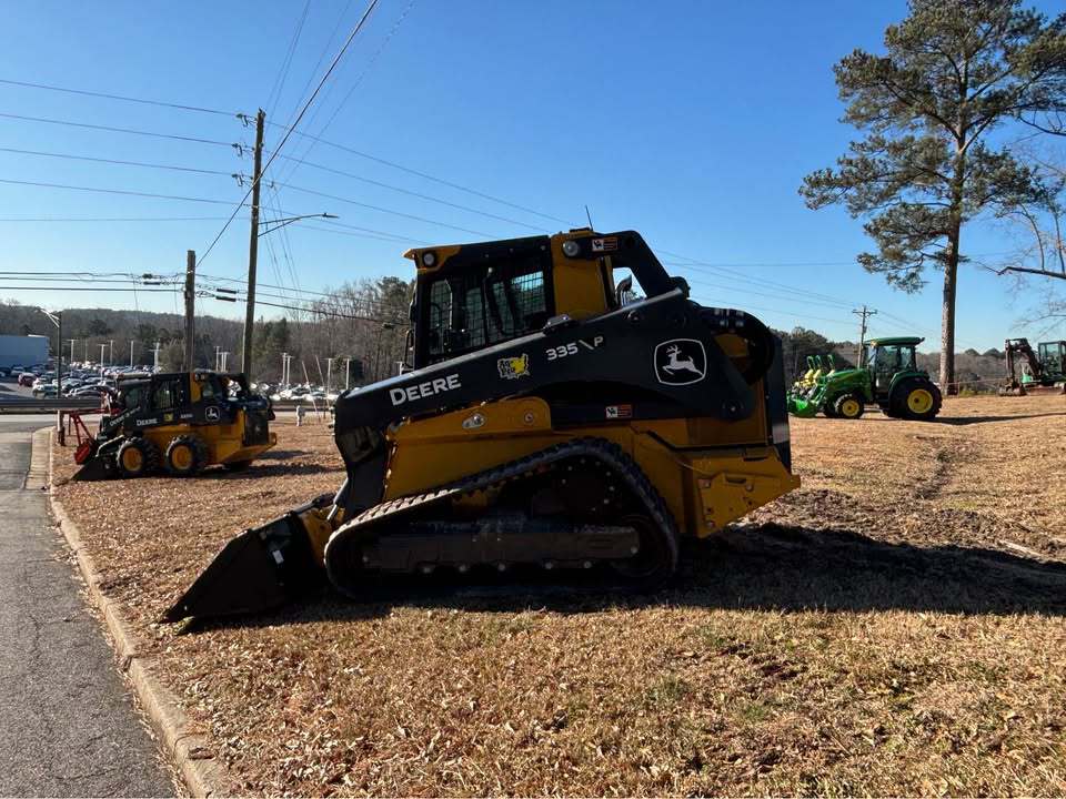 John Deere 335 P Image 4