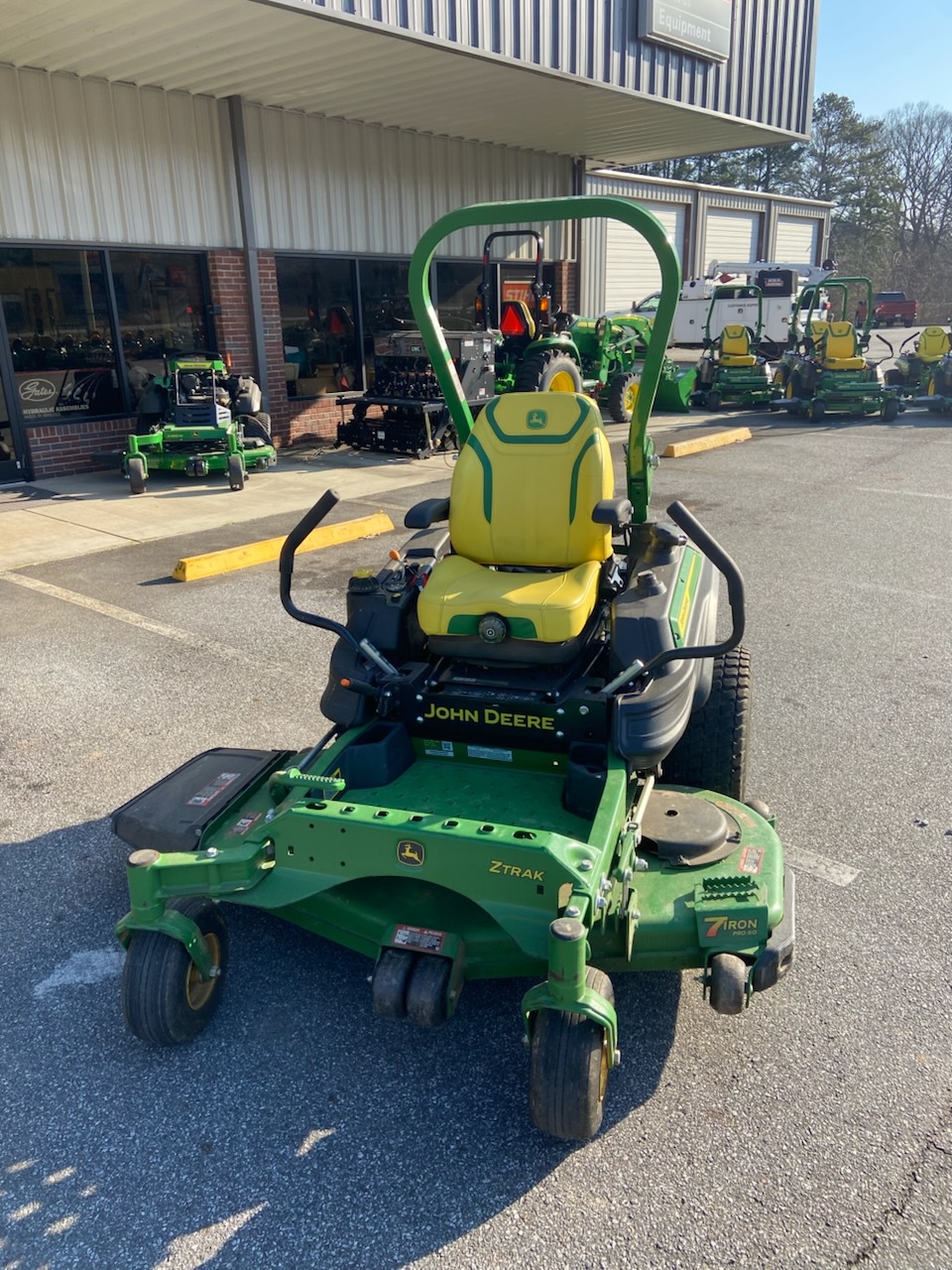 2025 John Deere Z930M Image 2