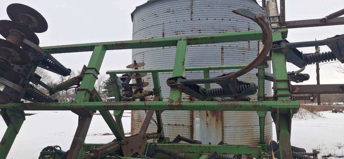 1989 John Deere 714 Image 2