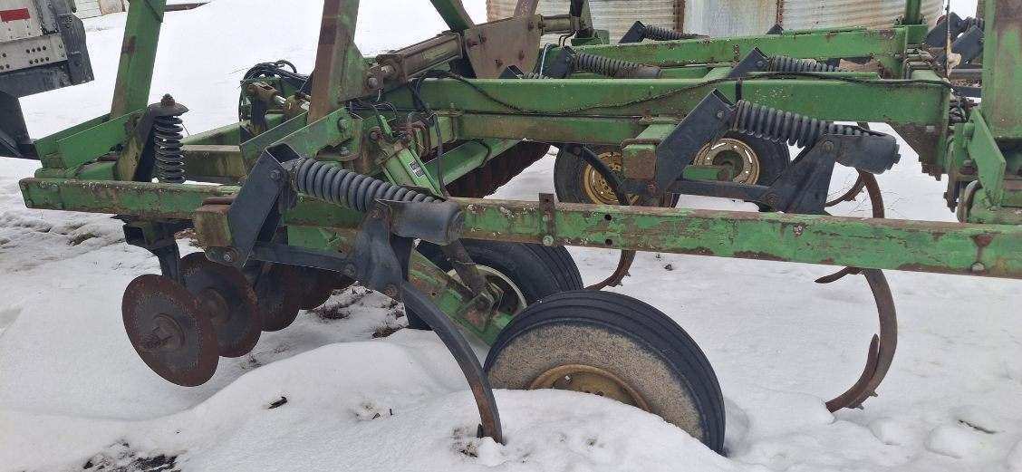 1989 John Deere 714 Image 4
