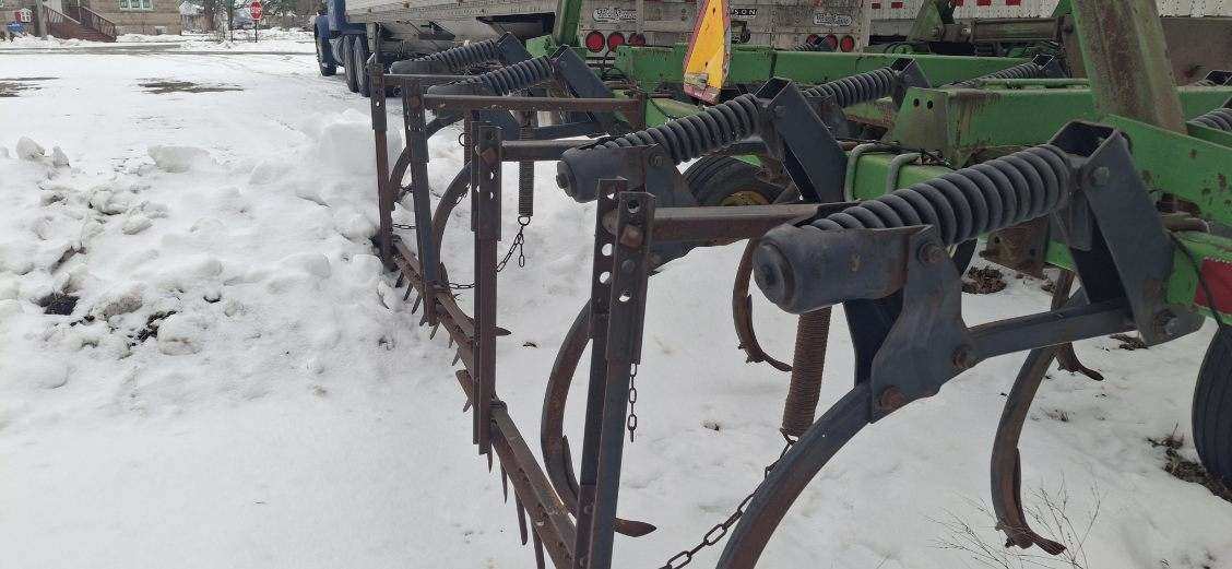 1989 John Deere 714 Image 8