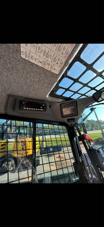 John Deere 331 P Image 5