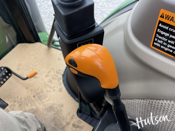 Photo of 2025 John Deere 6135E