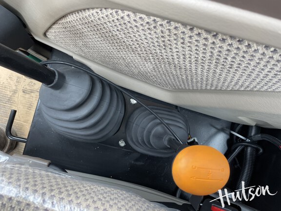 Photo of 2025 John Deere 6135E