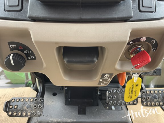 Photo of 2025 John Deere 6135E