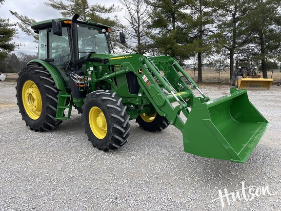 Photo of 2025 John Deere 6135E