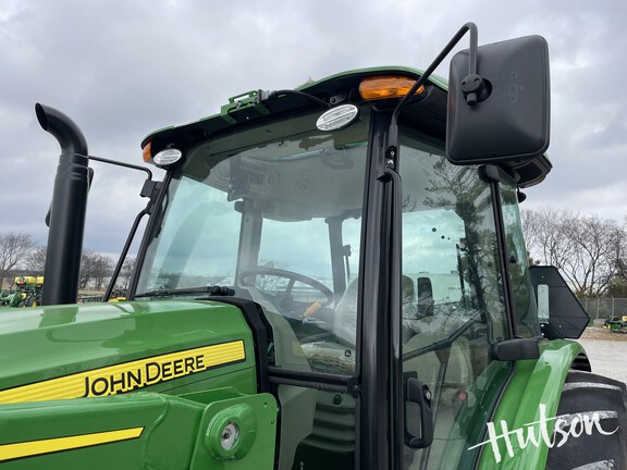 Photo of 2025 John Deere 6135E