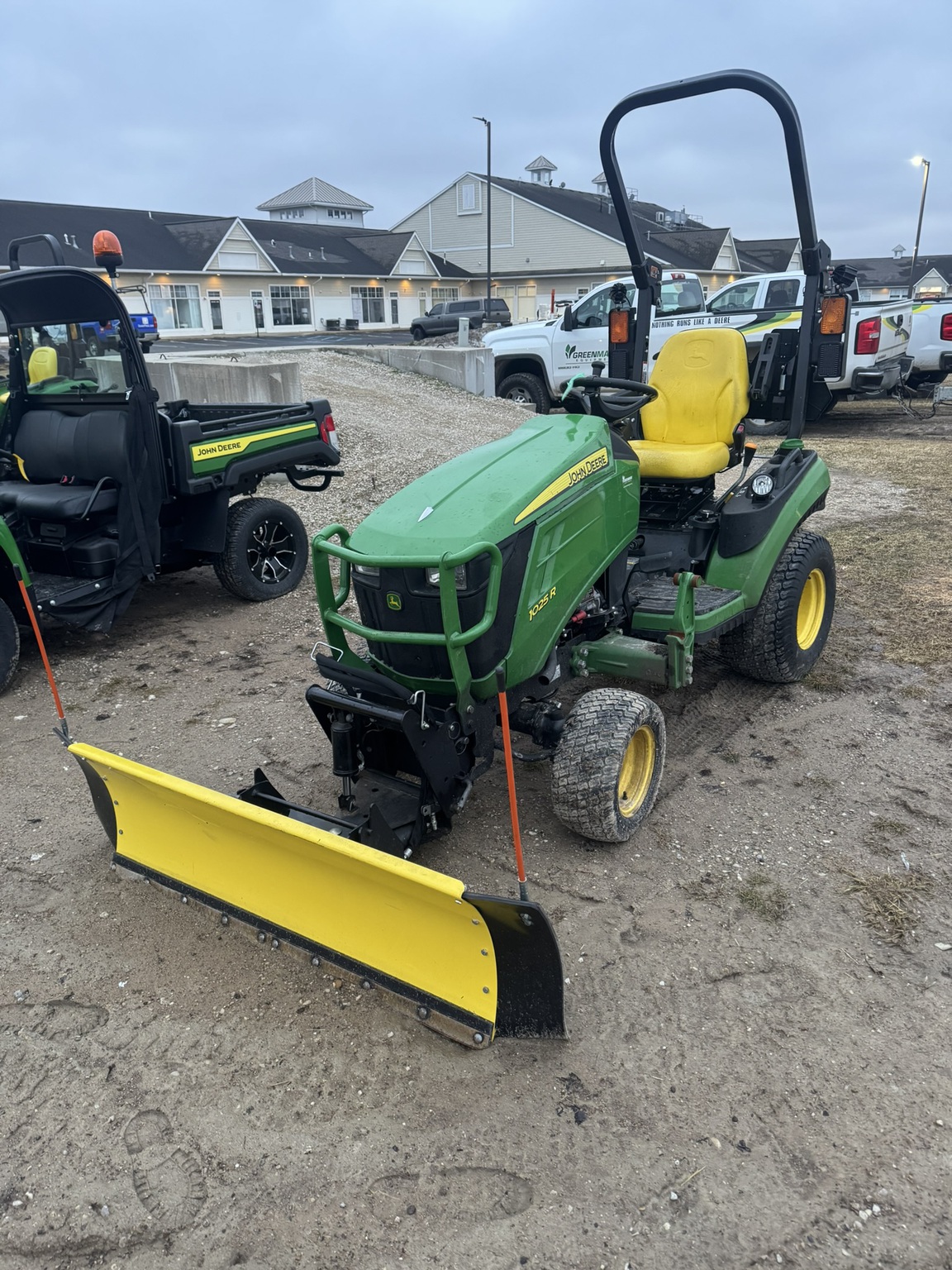 2018 John Deere 1025R Image 2