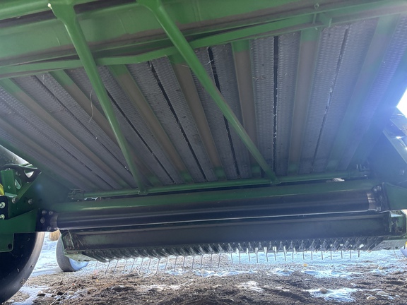 Used 2018 John Deere 560M Round Balers at Horizon Ag & Turf in Lloydminster, AB - Photo8