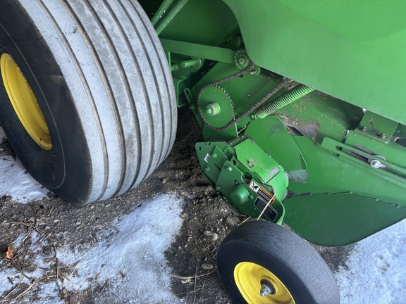 Used 2018 John Deere 560M Round Balers at Horizon Ag & Turf in Lloydminster, AB - Photo14