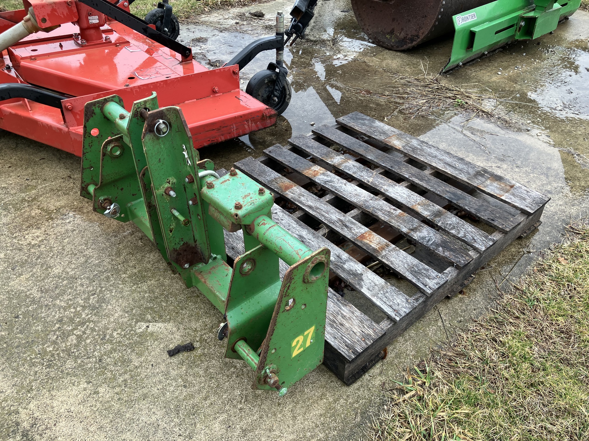 John Deere #27 3pt Pallet Forks Image 1