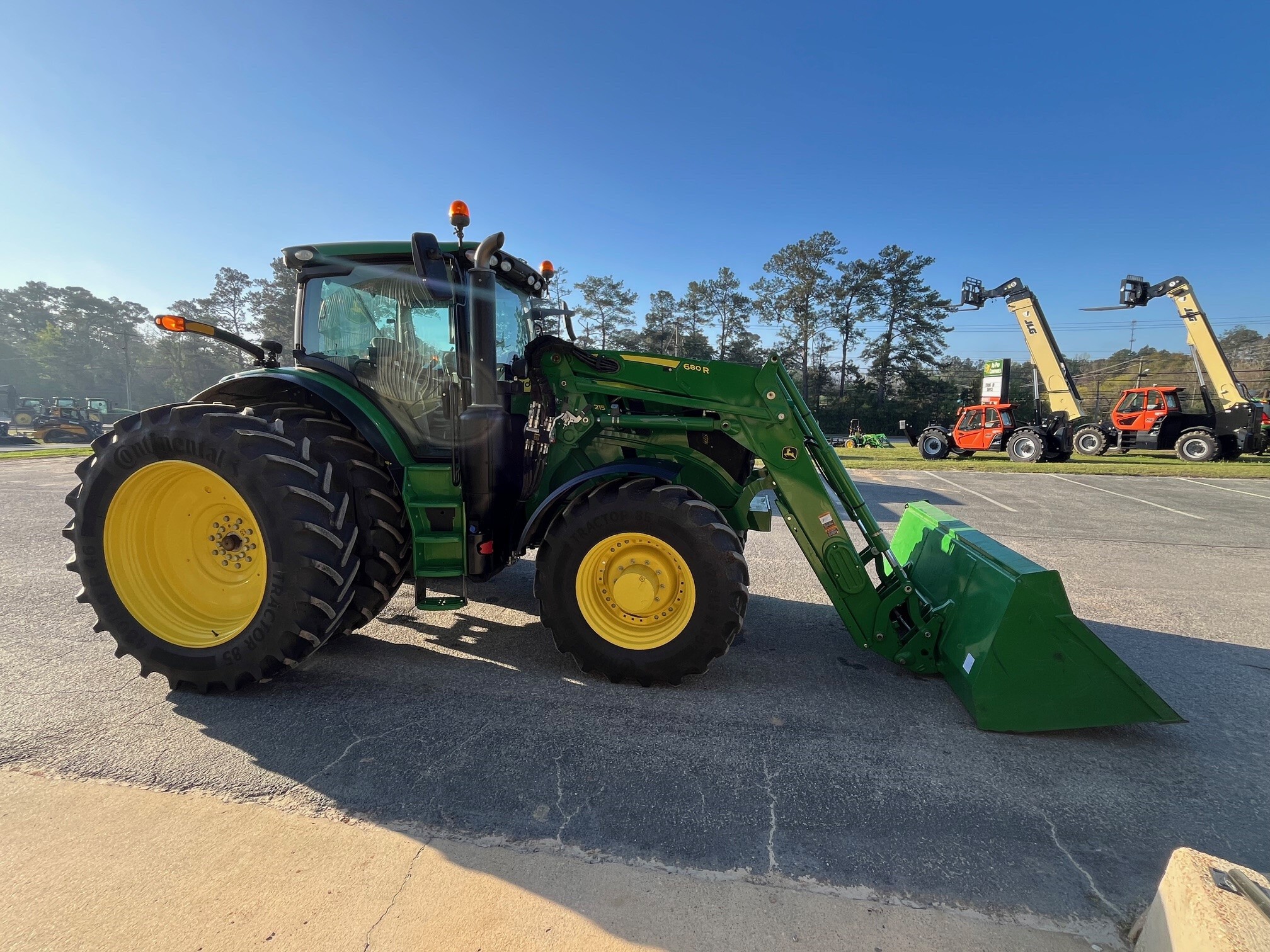 2025 John Deere 6R 215 Image 4