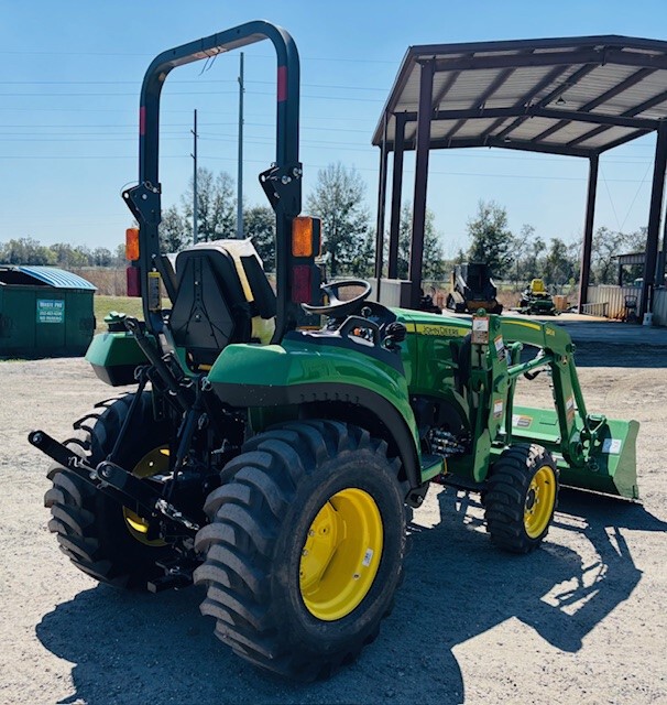 2026 John Deere 2032R Image 4