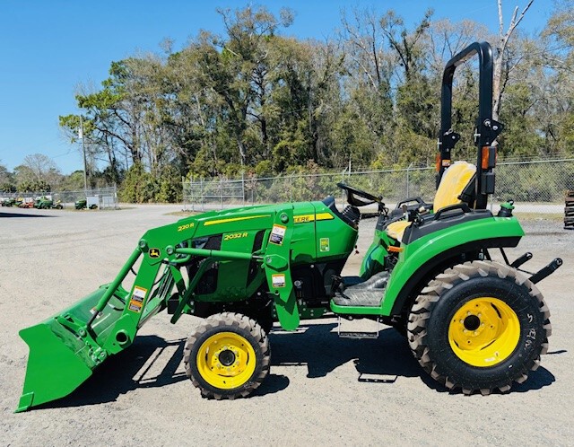 2026 John Deere 2032R Image 6