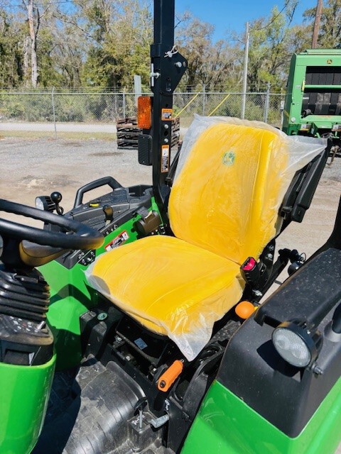 2026 John Deere 2032R Image 7