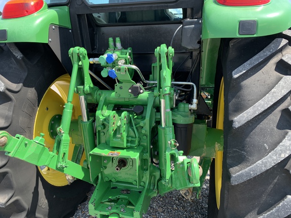 Photo of 2020 John Deere 6120E