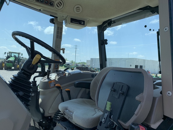 Photo of 2020 John Deere 6120E