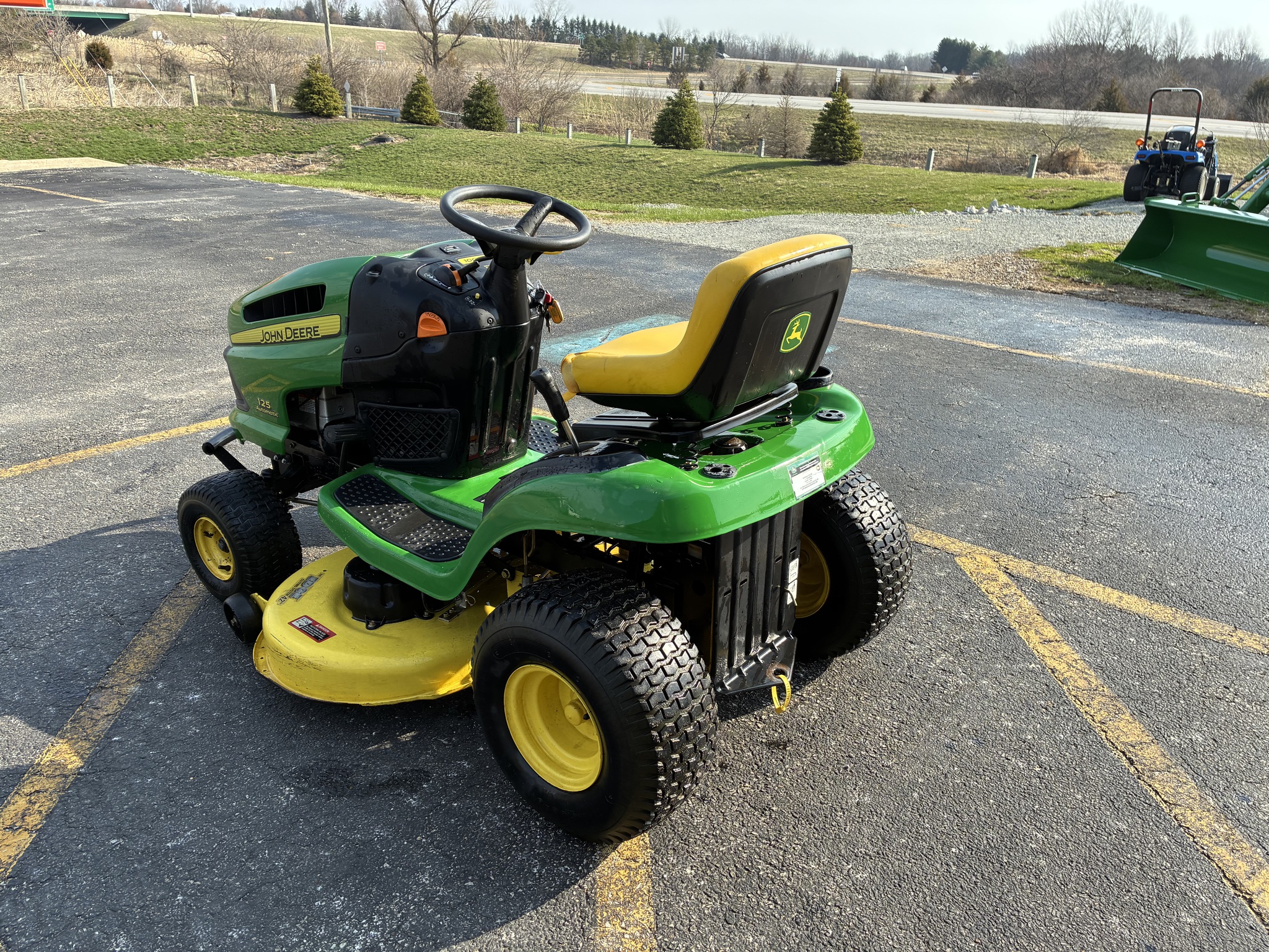 2006 John Deere 125 Image 5