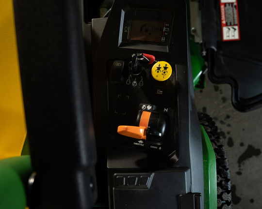 New In-Stock 2026 John Deere Z530R Zero Turn Mowers at Horizon Ag & Turf in Horizon Ag & Turf,  - Photo7