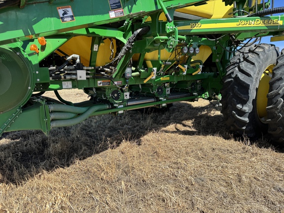 Used 2017 John Deere 1870 Air Drills and Seeders at Horizon Ag & Turf in Vermilion, AB - Photo15