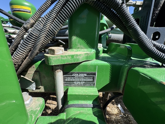 Used 2017 John Deere 1870 Air Drills and Seeders at Horizon Ag & Turf in Vermilion, AB - Photo6