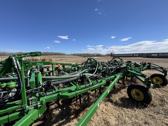 Used 2017 John Deere 1870 Air Drills and Seeders at Horizon Ag & Turf in Vermilion, AB - Photo18